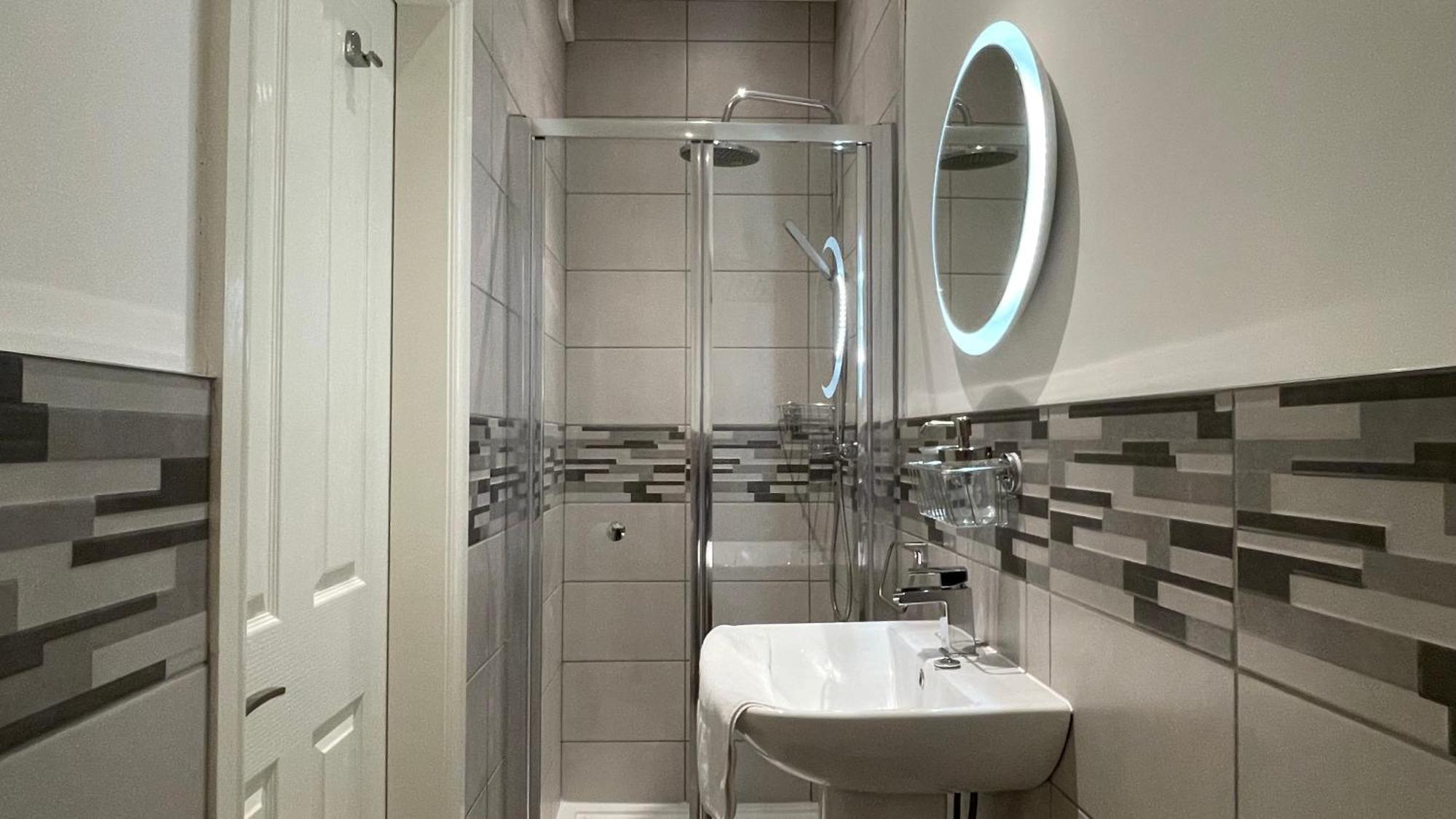 Anfield Place To Stay Liverpool Bagian luar foto
