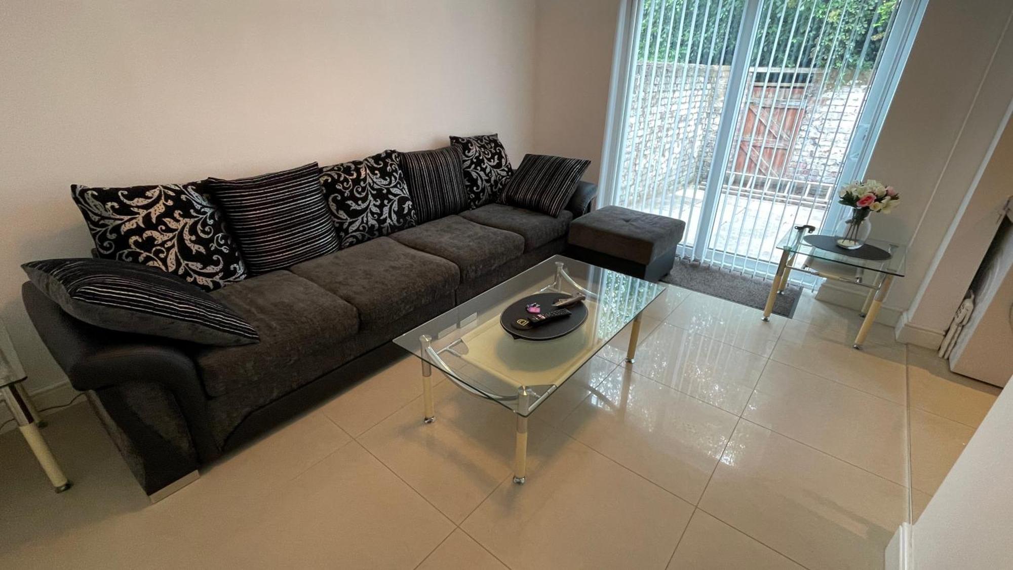 Anfield Place To Stay Liverpool Bagian luar foto